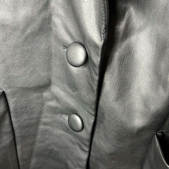 Leather jacket - Picture 6 of 7